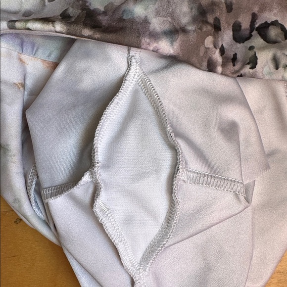 Onzie High Waist Shorts - Picture 4 of 5